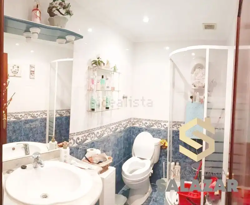 Baño de Piso en venta en Bilbao  con Calefacción y Trastero