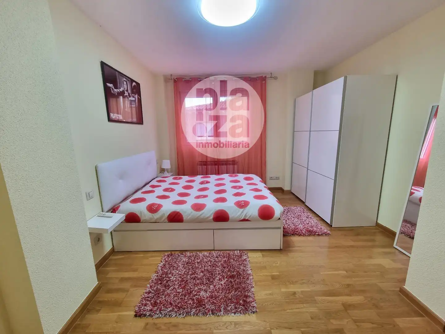 Habitación de Casa adosada en venta en Valdorros, Burgos