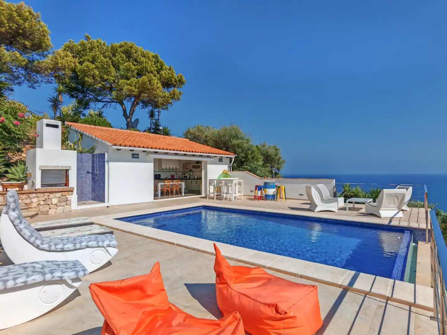 Swimming pool of Houses for sale in Dénia  with Air Conditioner, Heating and Terrace