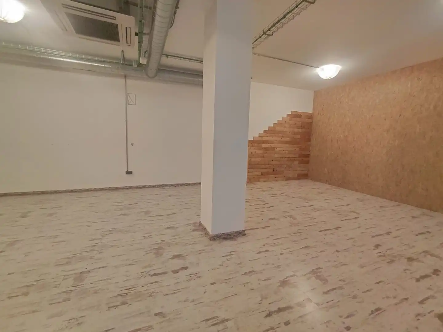 Geschaftsraum zur Miete in Girona mit Klimaanlage