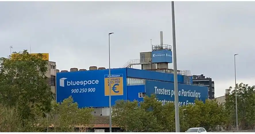 Vista exterior de Trastero de alquiler en Sant Adrià de Besòs con Alarma