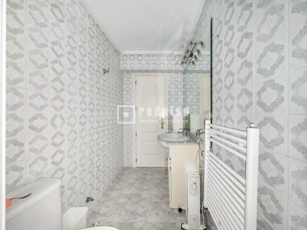 Piso en venta en del Poeta Blas de Otero, Ventas