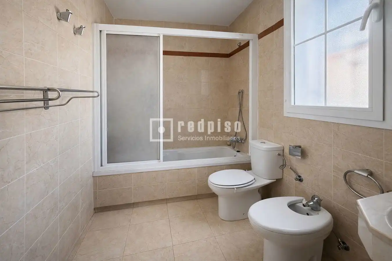 Bathroom of Flat for sale in Benalmádena  with Air Conditioner and Terrace