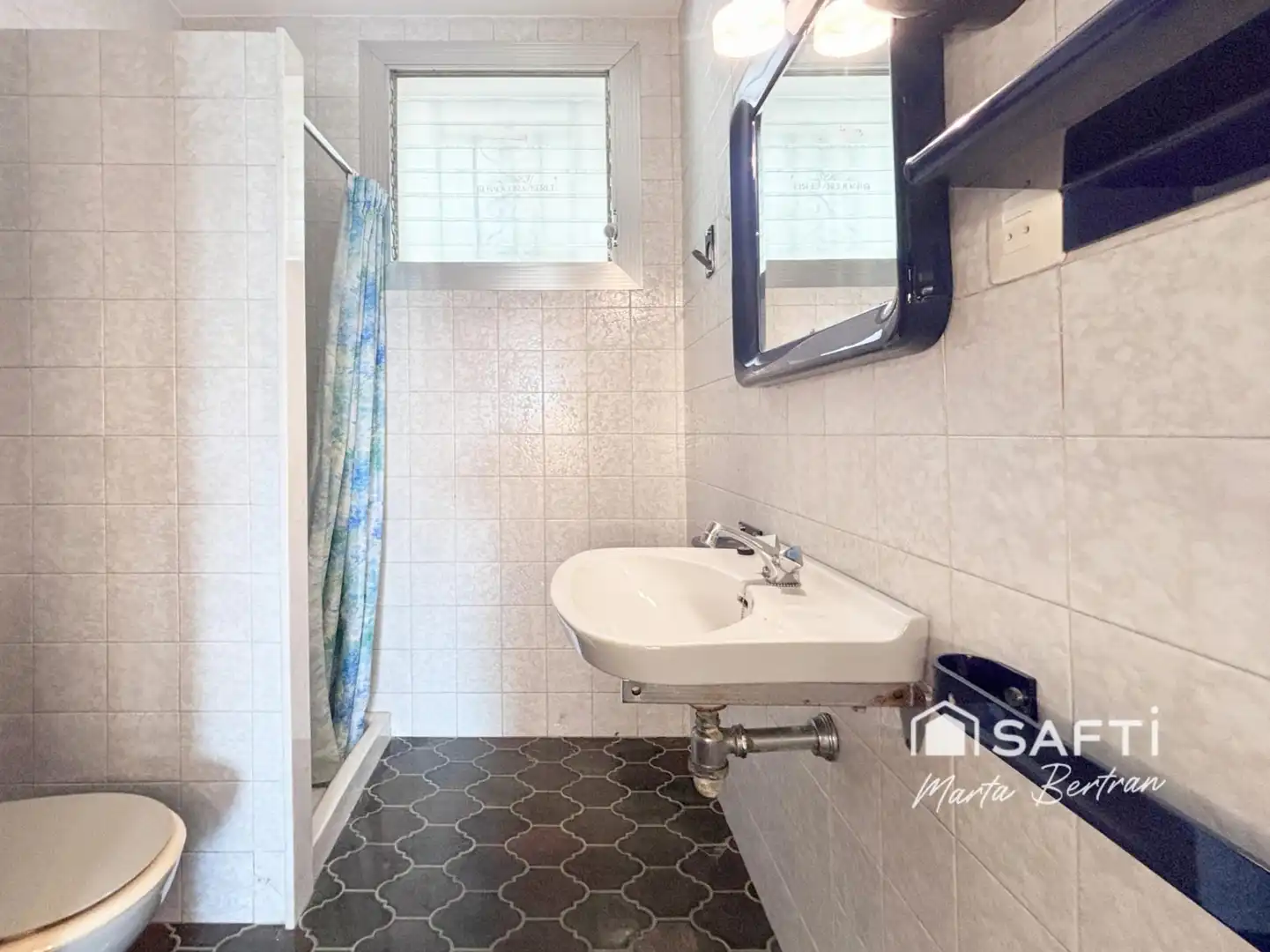Baño de Finca rústica en venta en Sant Feliu de Codines con Calefacción, Terraza y Piscina