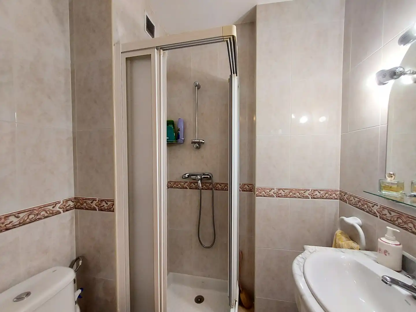 Bany de Apartament en venda en El Vendrell amb Terrassa, Moblat i Forn