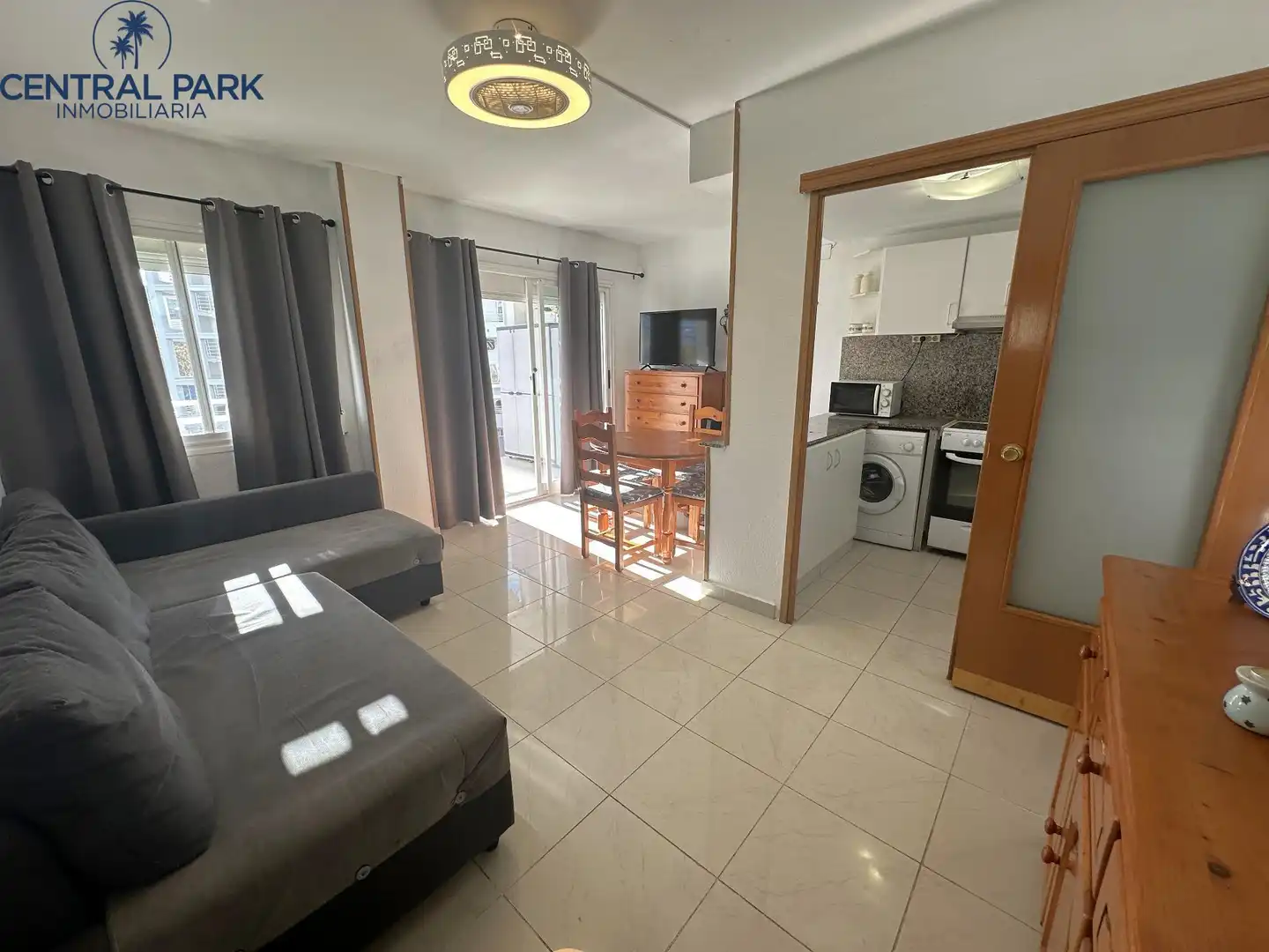 Vista exterior de Apartament en venda en Salou amb Terrassa, Moblat i Piscina comunitària