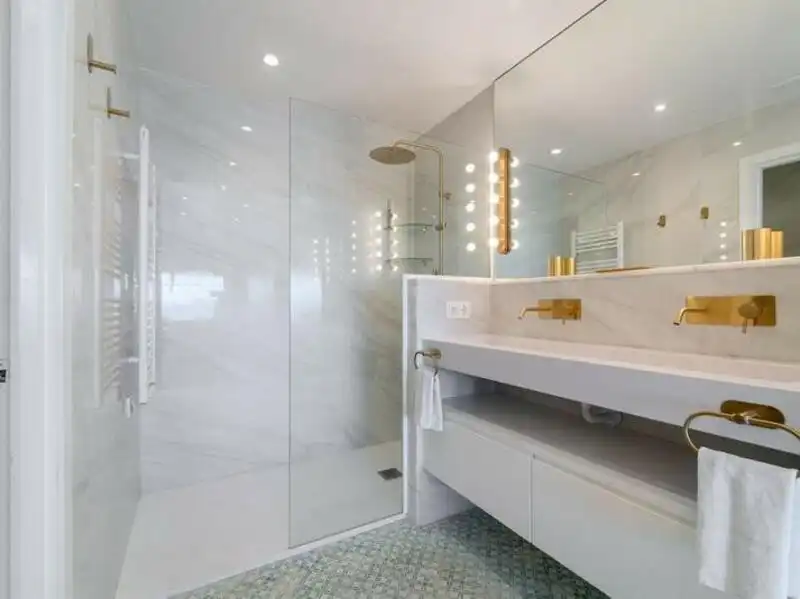 Bany de Apartament en venda en Marbella amb Aire condicionat, Calefacció i Terrassa