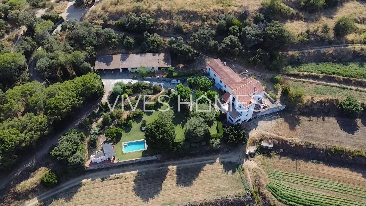 Vista exterior de Casa o xalet en venda en Mataró amb Aire condicionat, Calefacció i Jardí privat