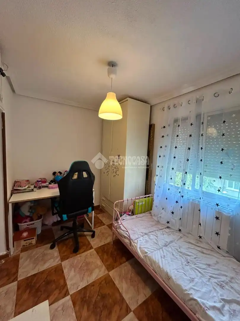 Schlafzimmer von Wohnung zum Verkauf in Coslada
