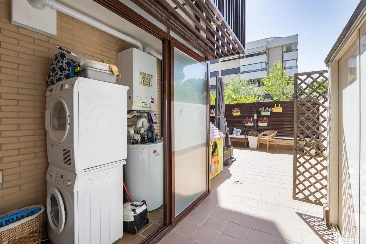 Terraza de Planta baja en venta en Pozuelo de Alarcón con Aire acondicionado, Calefacción y Jardín privado