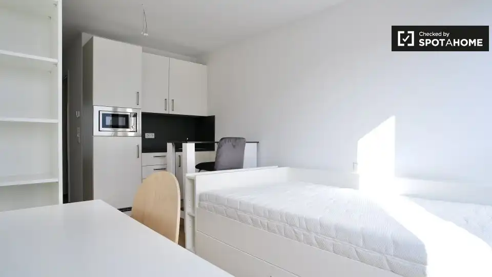 Dormitori de Apartament per a compartir en Sot de Ferrer amb Aire condicionat, Terrassa i Moblat