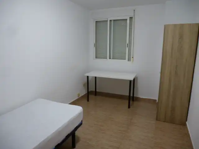 Habitación de Piso de alquiler en Murcia con Aire acondicionado, Amueblado y Horno