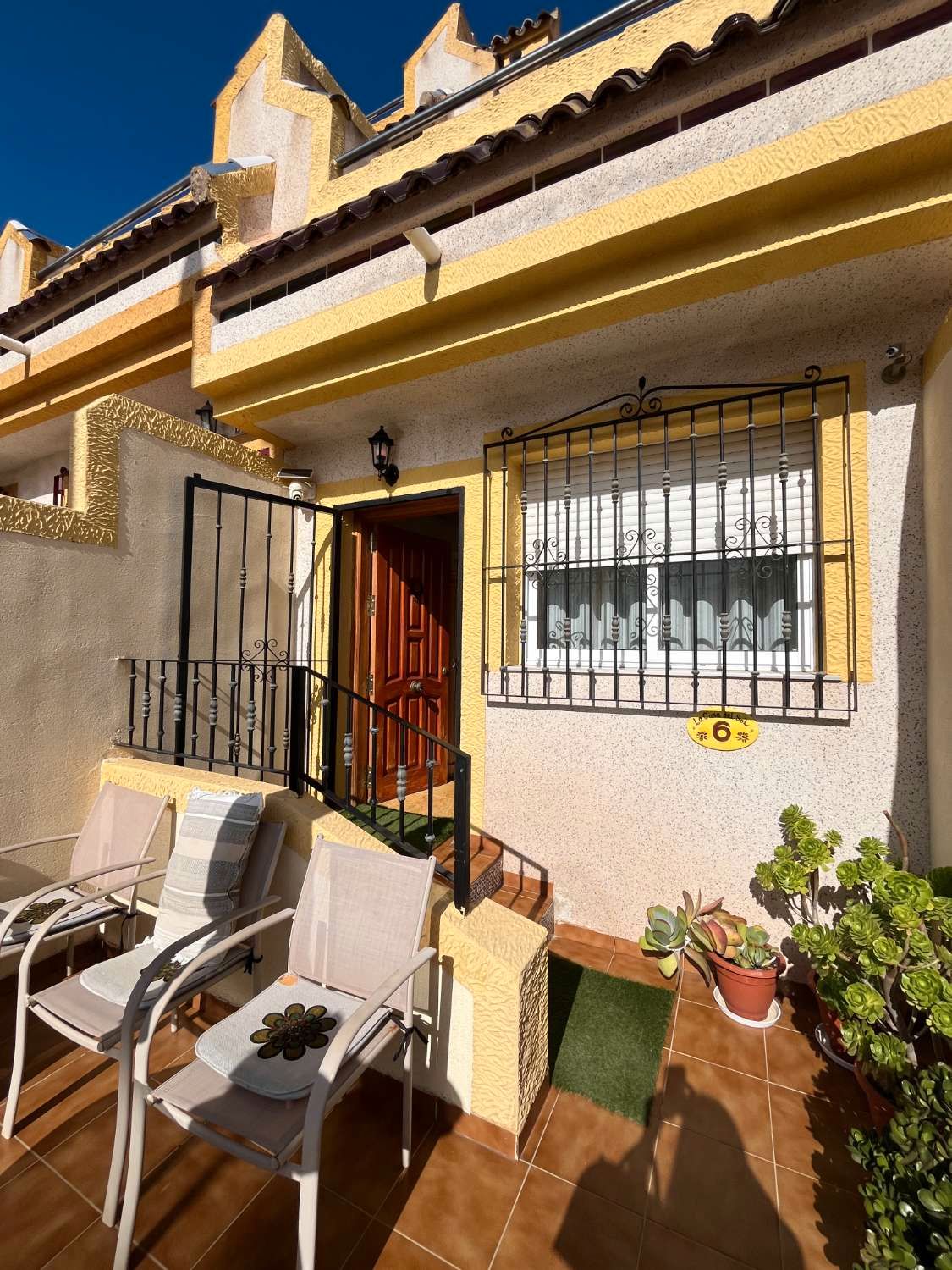 Vista exterior de Casa o chalet en venta en Orihuela con Aire acondicionado, Calefacción y Trastero