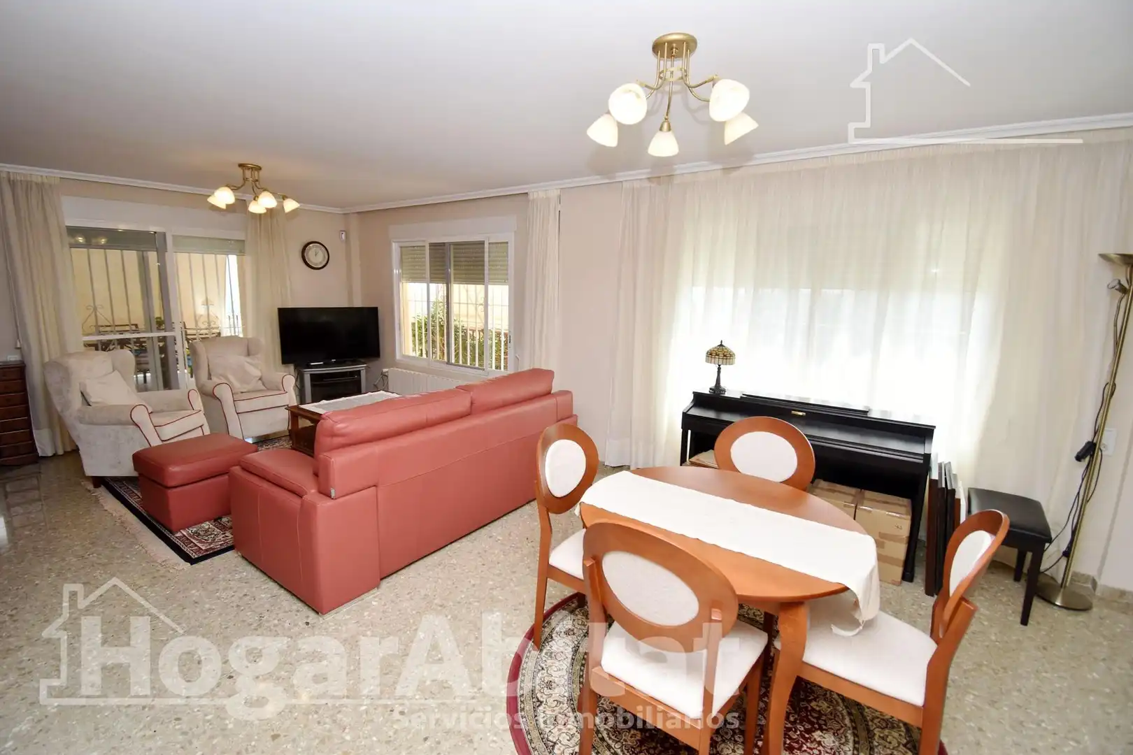 Living room of Houses for sale in Torrent  with Air Conditioner, Heating and Private garden