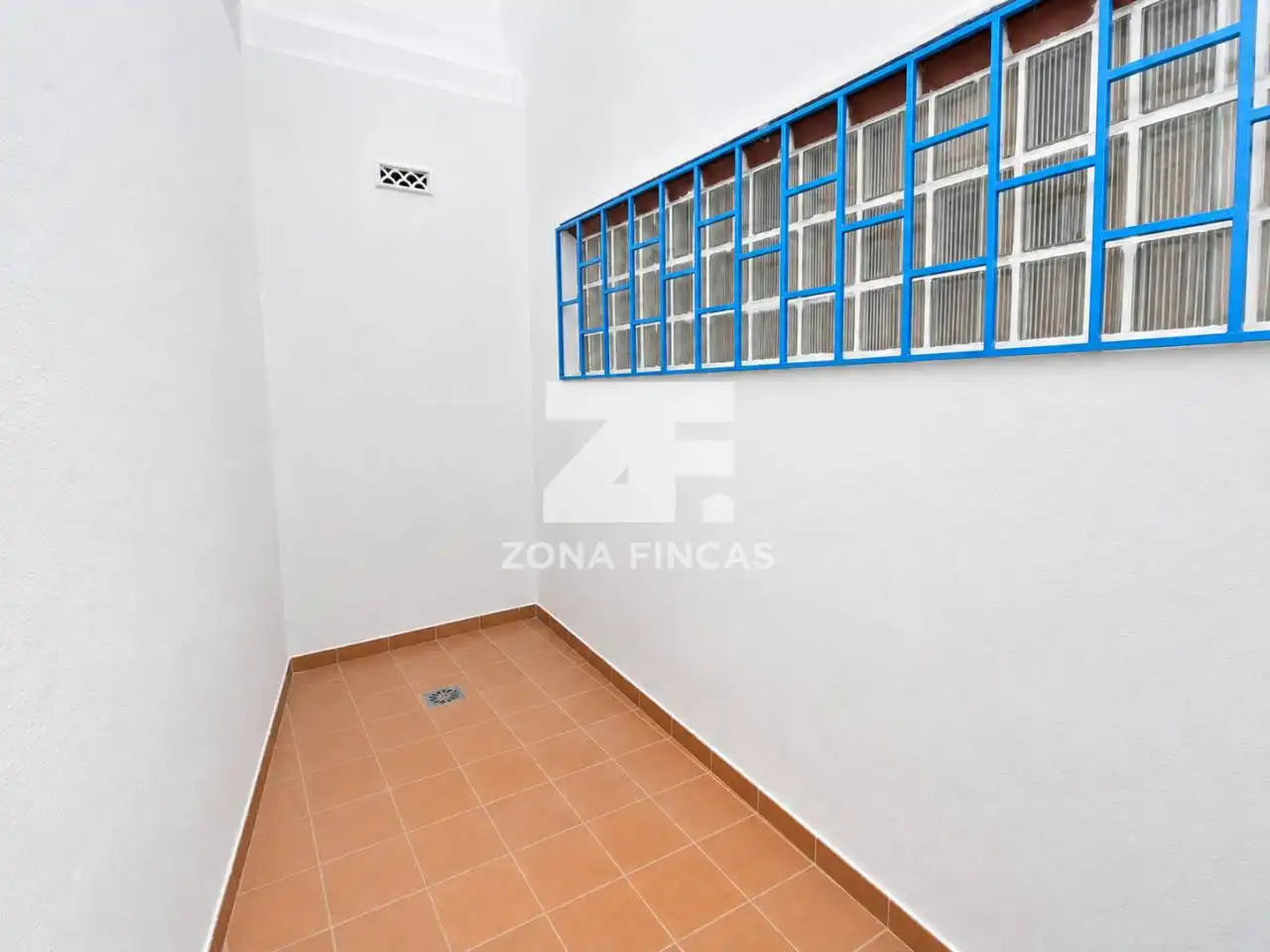 Wohnung zum Verkauf in Badalona mit Klimaanlage, Heizung und Terrasse