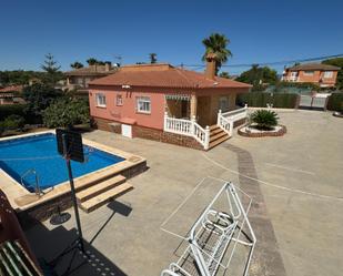 Vista exterior de Casa o xalet de lloguer en Llíria amb Jardí privat, Terrassa i Traster