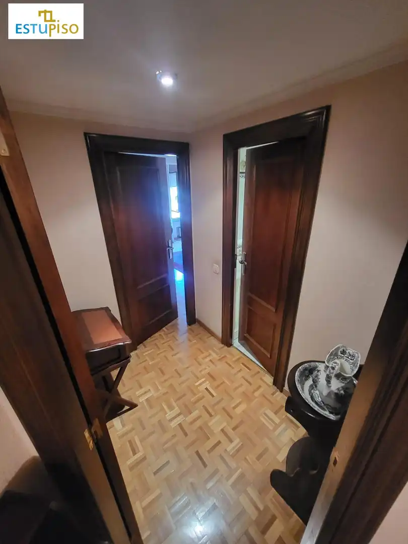 Piso en venta en León Capital  con Parquet