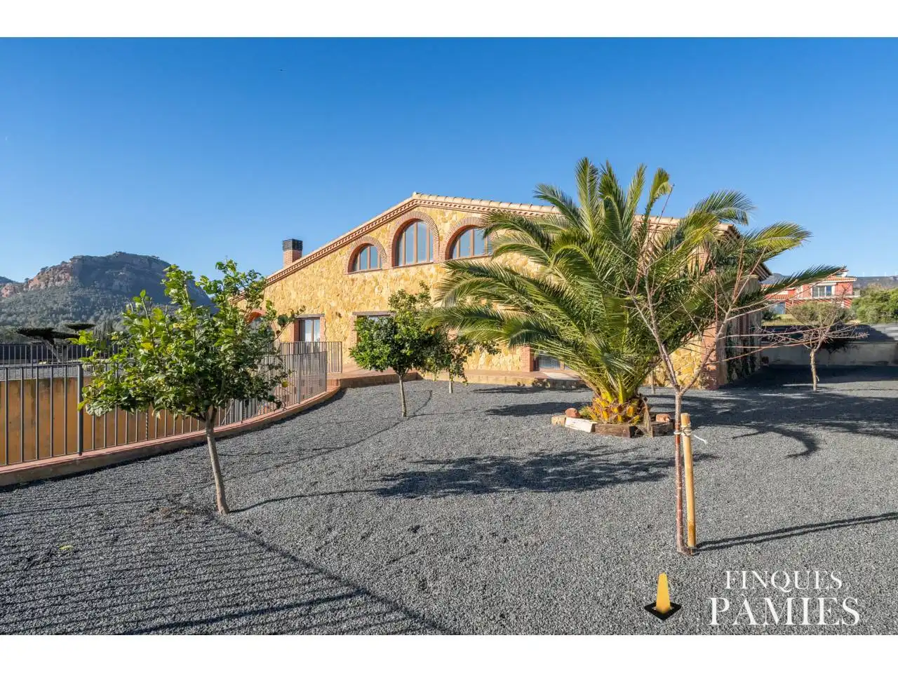 Vista exterior de Casa o xalet en venda en Vilanova d'Escornalbou amb Aire condicionat, Calefacció i Jardí privat