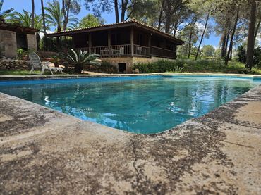 Chalet con balcón en venta en Urbanización Montejúcar