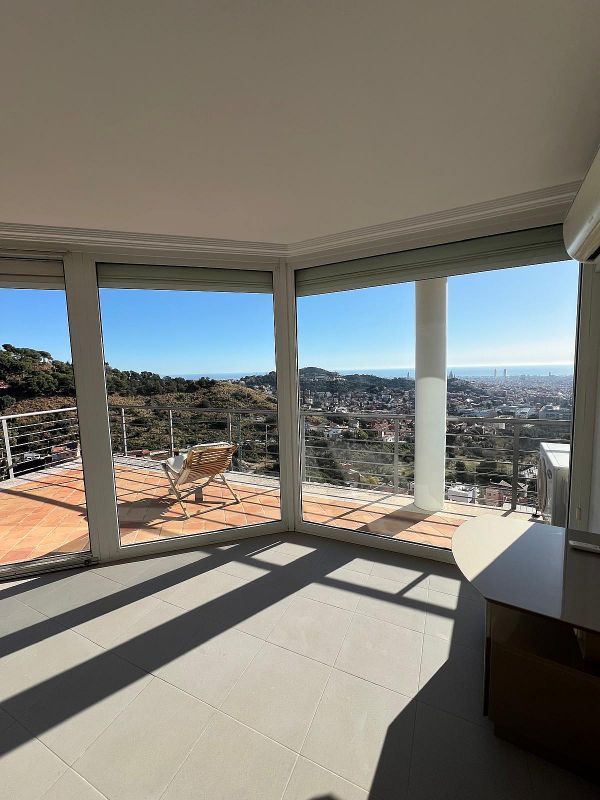 Vista exterior de Casa o xalet en venda en  Barcelona Capital amb Aire condicionat, Calefacció i Terrassa