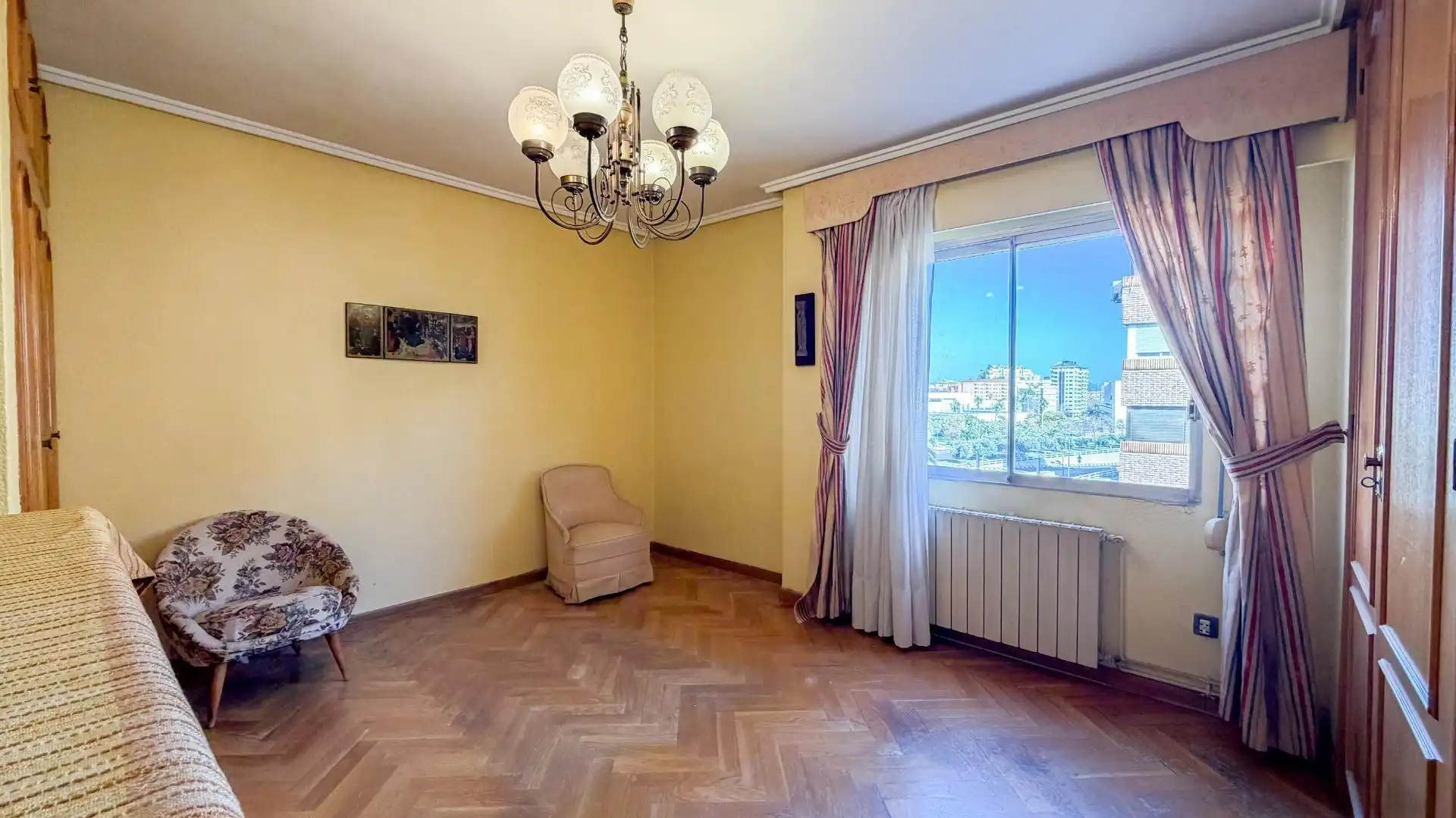 Schlafzimmer von Wohnung zum Verkauf in Valencia mit Klimaanlage, Heizung und Parkett