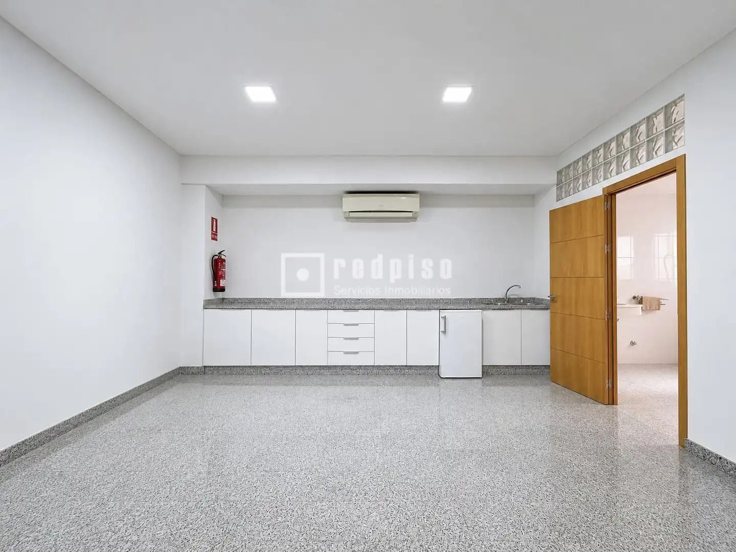 Office for sale in Torremolinos  with Air Conditioner