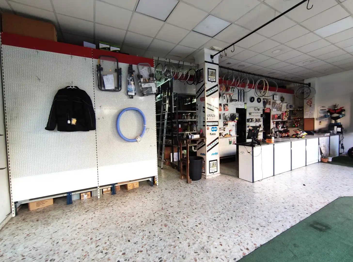 Local en venda en San Pablo - Santa Justa