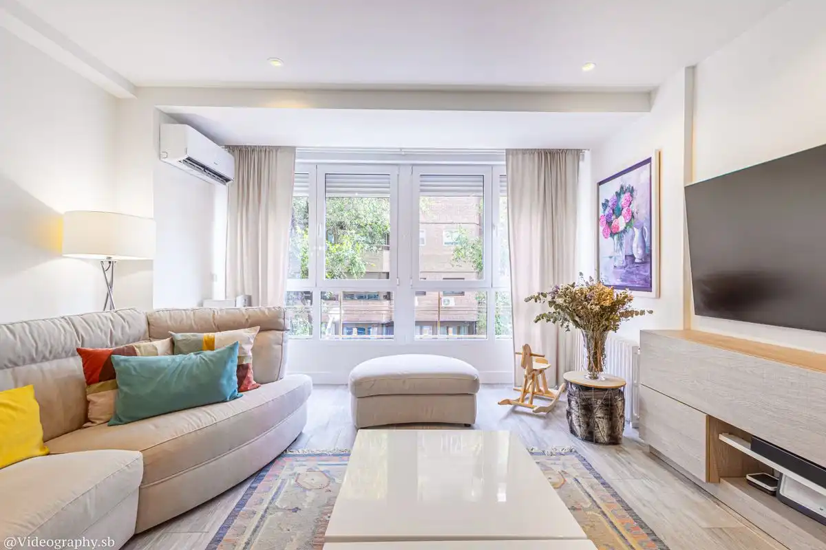 Flat with lift for sale in Calle del Doctor Esquerdo, imagen 2