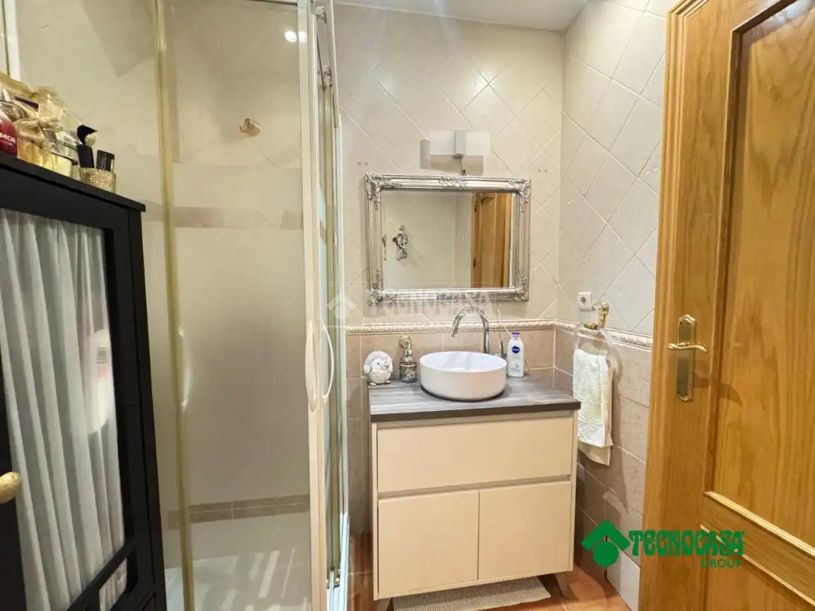 Baño de Casa adosada en venta en Torrijos con Aire acondicionado, Calefacción y Jardín privado