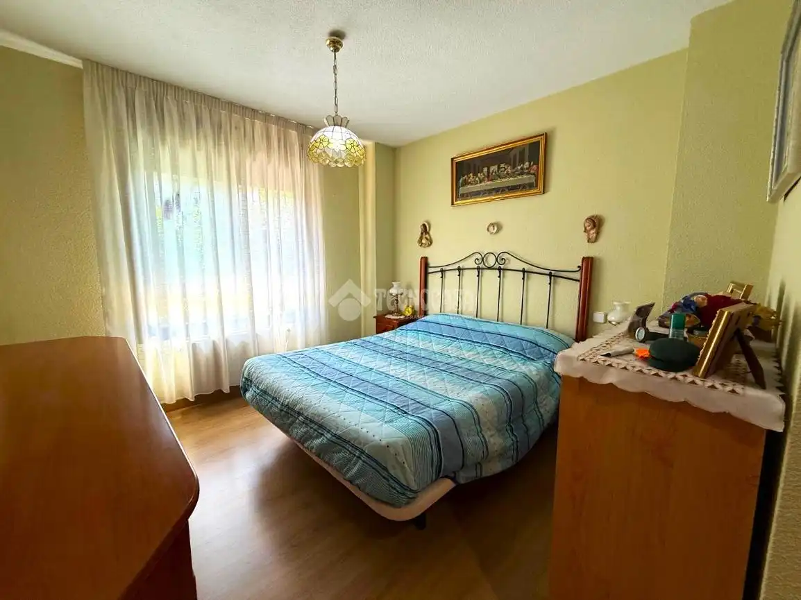 Habitación de Piso en venta en Madrid con Trastero