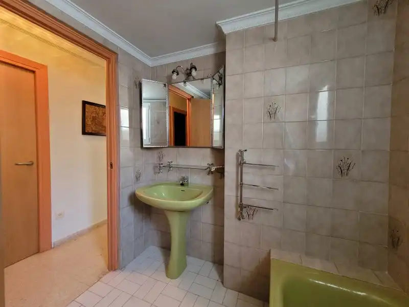 Badezimmer von Dachboden zum Verkauf in Málaga mit Klimaanlage, Heizung und Terrasse