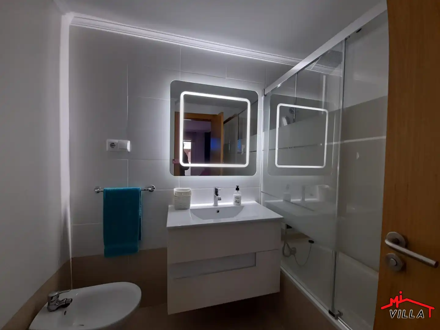 Baño de Piso de alquiler en Bárcena de Cicero con Calefacción, Amueblado y Balcón