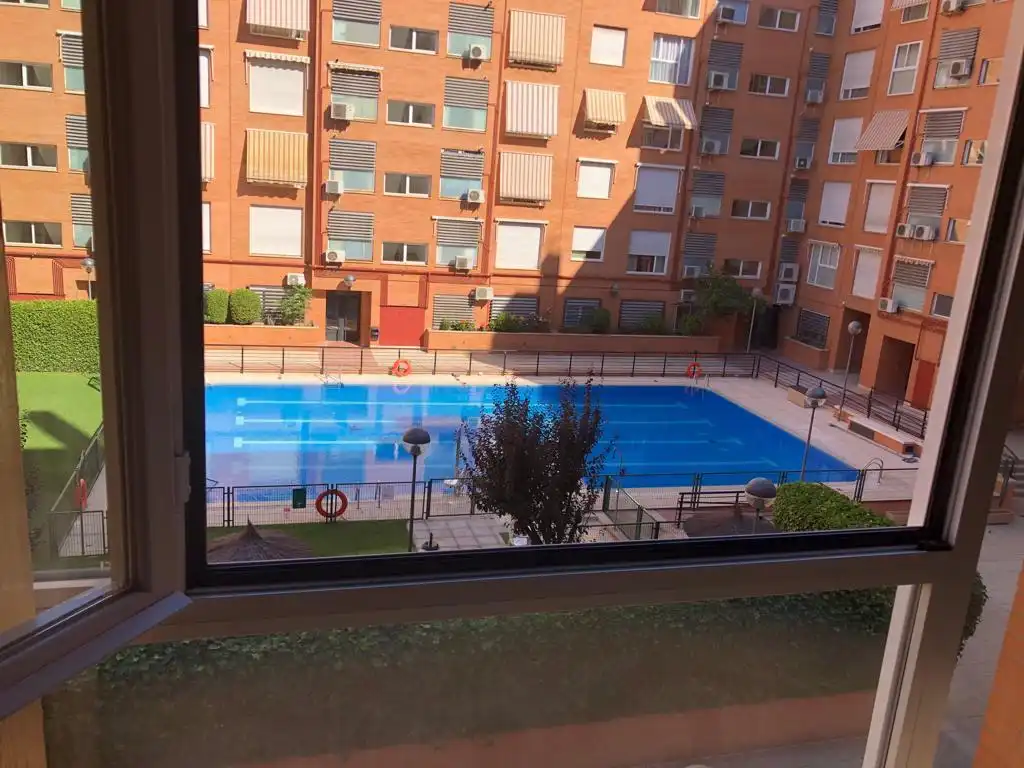 Piscina de Piso en venta en Madrid con Aire acondicionado, Calefacción y Parquet