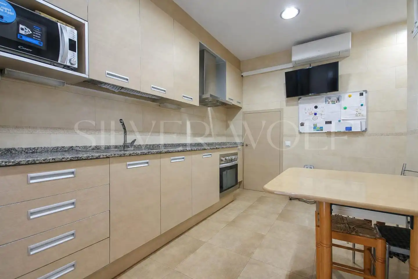Casa pareada con piscina en venta en De Barcelona, imagen 8