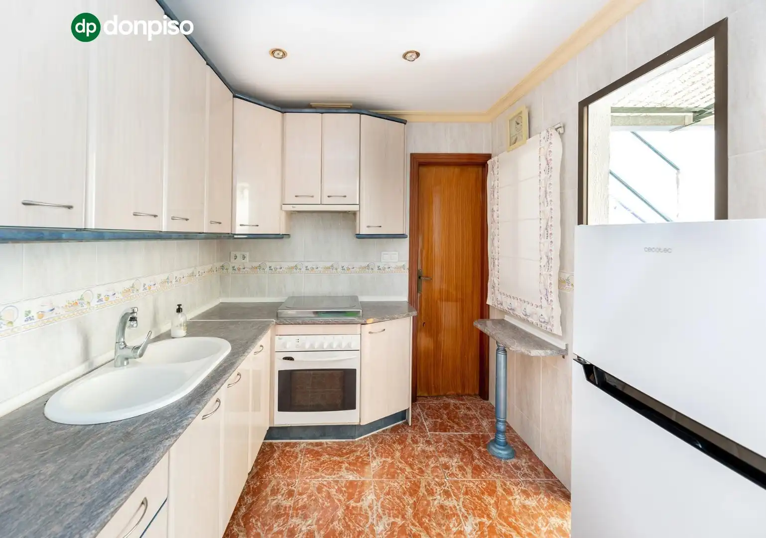 Kitchen of Houses for sale in Armilla