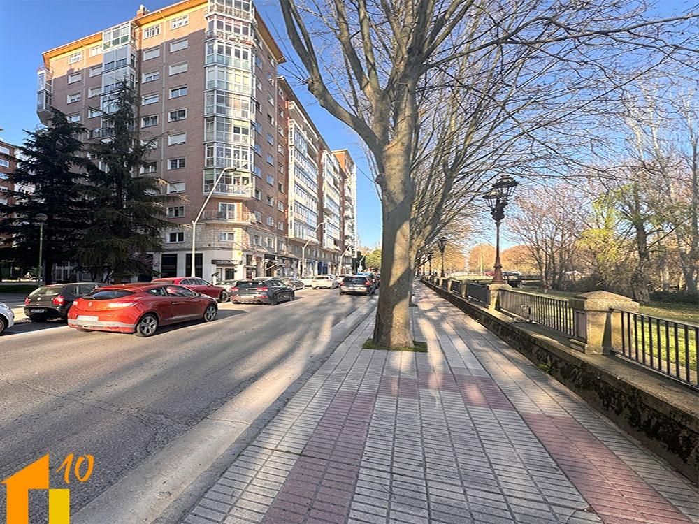 Exterior view of Flat for sale in Burgos Capital  with Heating