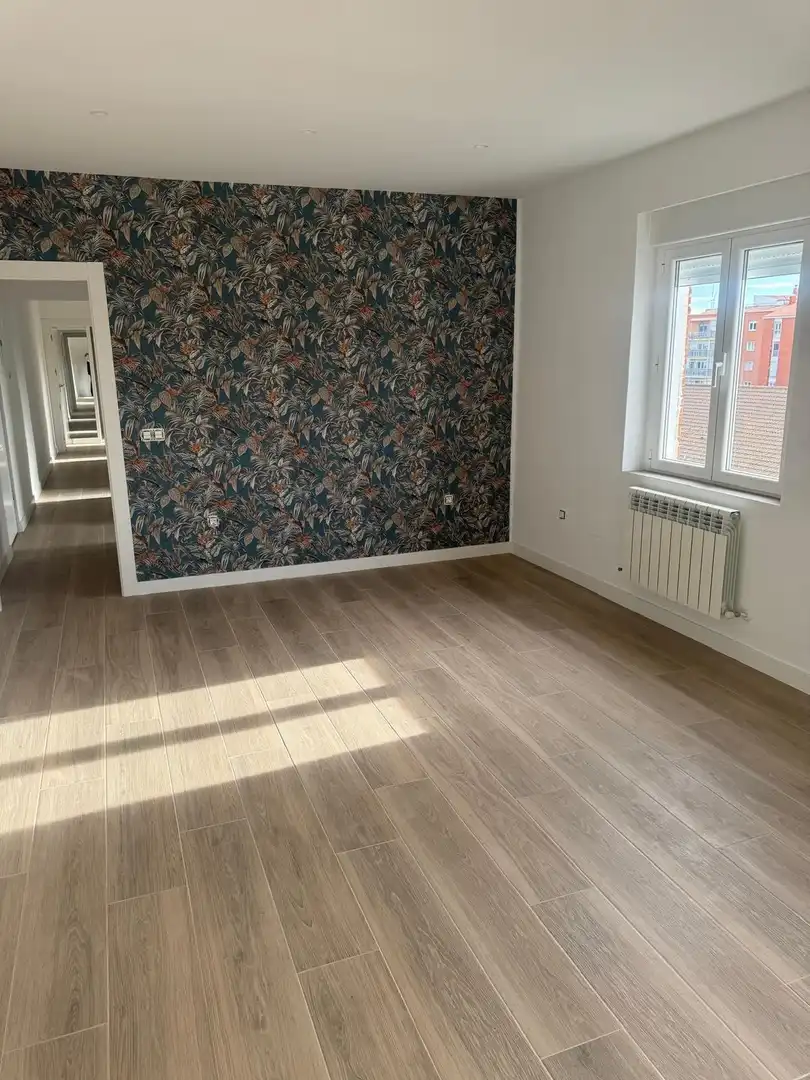 Bedroom of Flat for sale in Palencia  with Heating, Furnished and Balcony