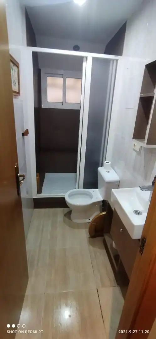 Badezimmer von Wohnung zum Verkauf in Alicante / Alacant mit Klimaanlage und Möbliert