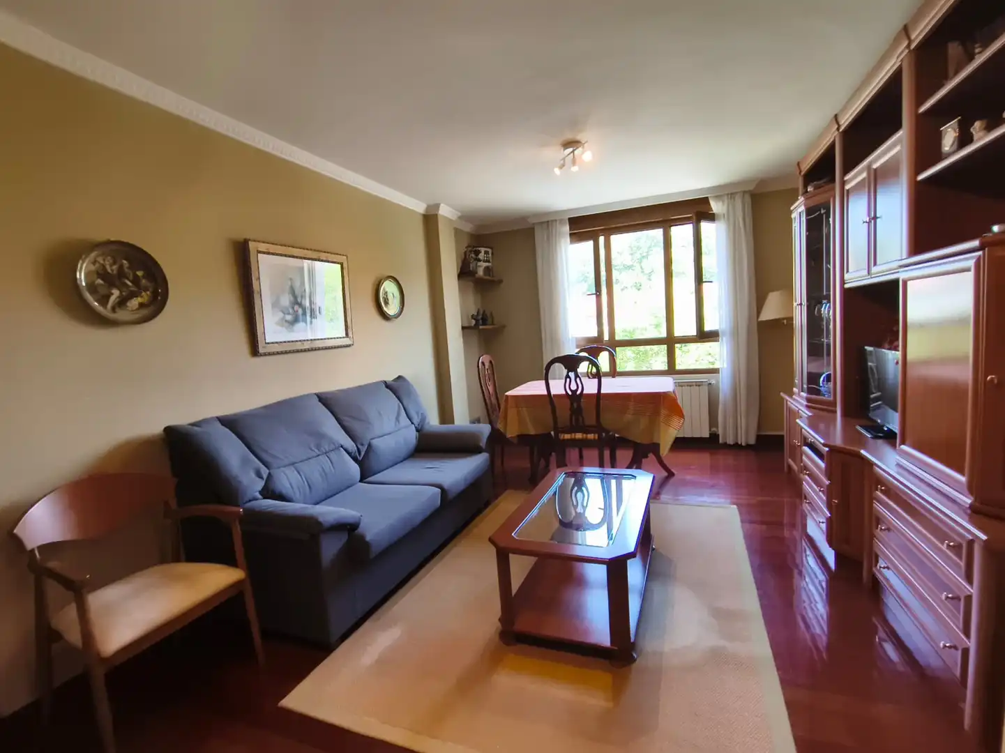 Sala de estar de Piso de alquiler en Liérganes con Calefacción, Parquet y Amueblado