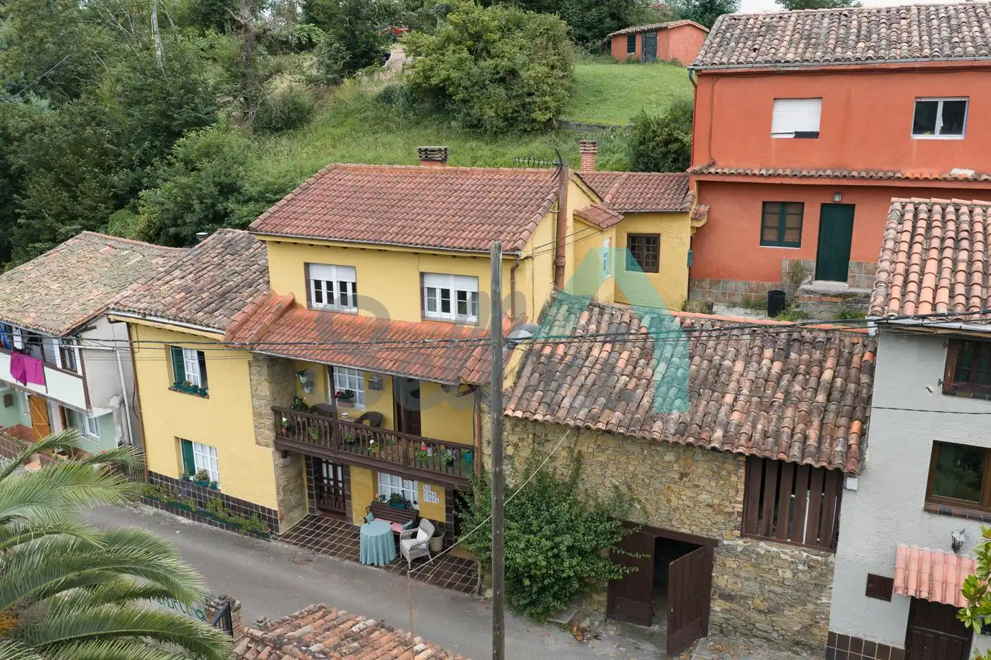 Vista exterior de Casa adosada en venda en Langreo amb Calefacció, Jardí privat i Parquet