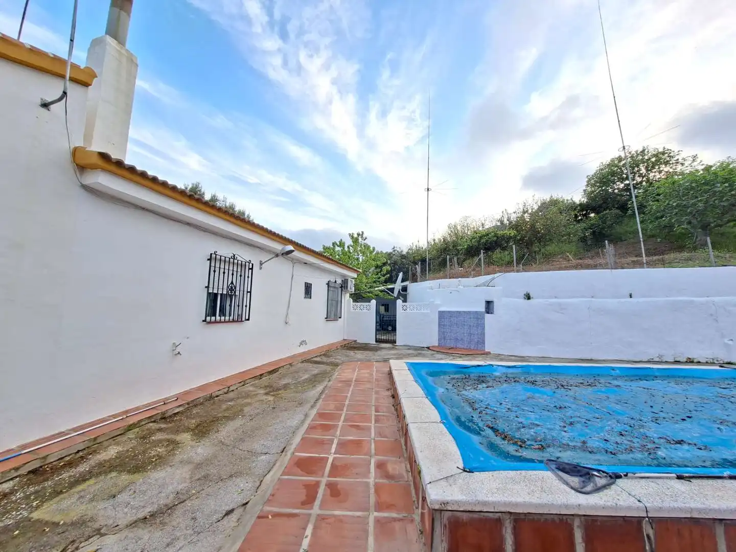 Piscina de Casa o xalet en venda en Viñuela amb Terrassa, Piscina i Moblat