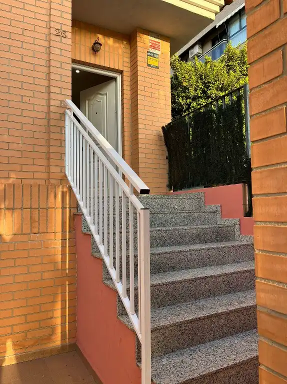 Terrasse von Einfamilien-Reihenhaus zur Miete in Alcàsser mit Klimaanlage, Heizung und Terrasse