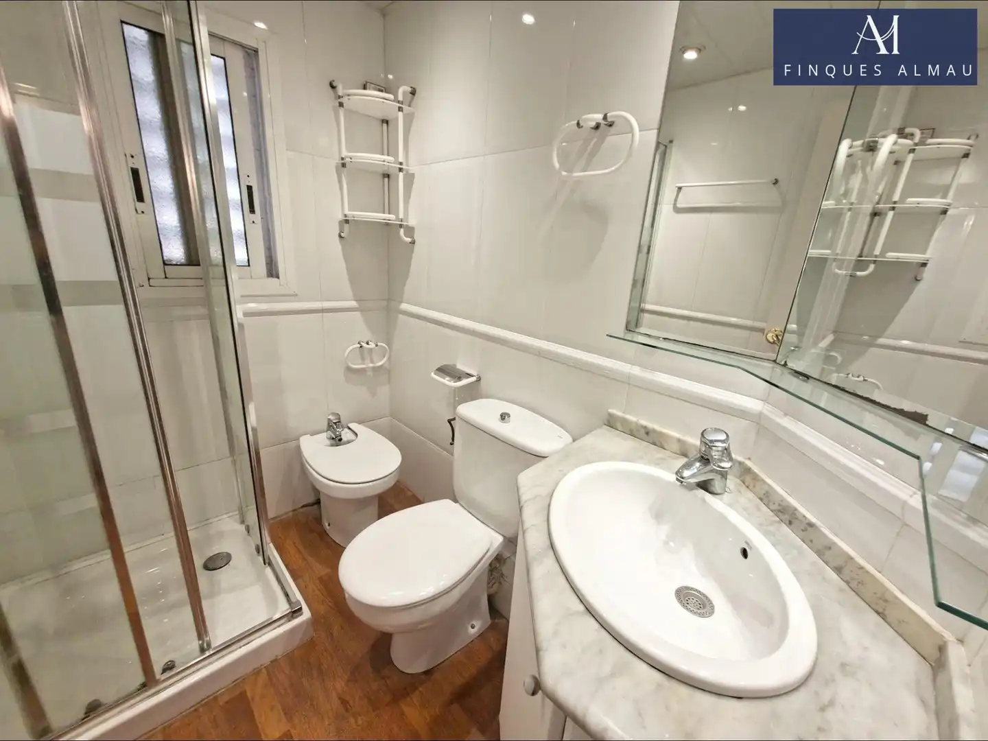 Baño de Piso en venta en Barcelona con Aire acondicionado, Calefacción y Balcón