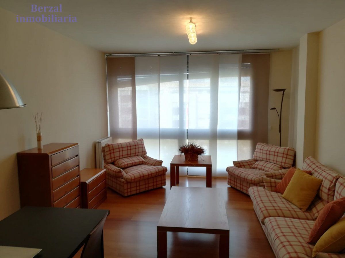 Sala d'estar de Pis en venda en  Logroño amb Calefacció i Piscina comunitària