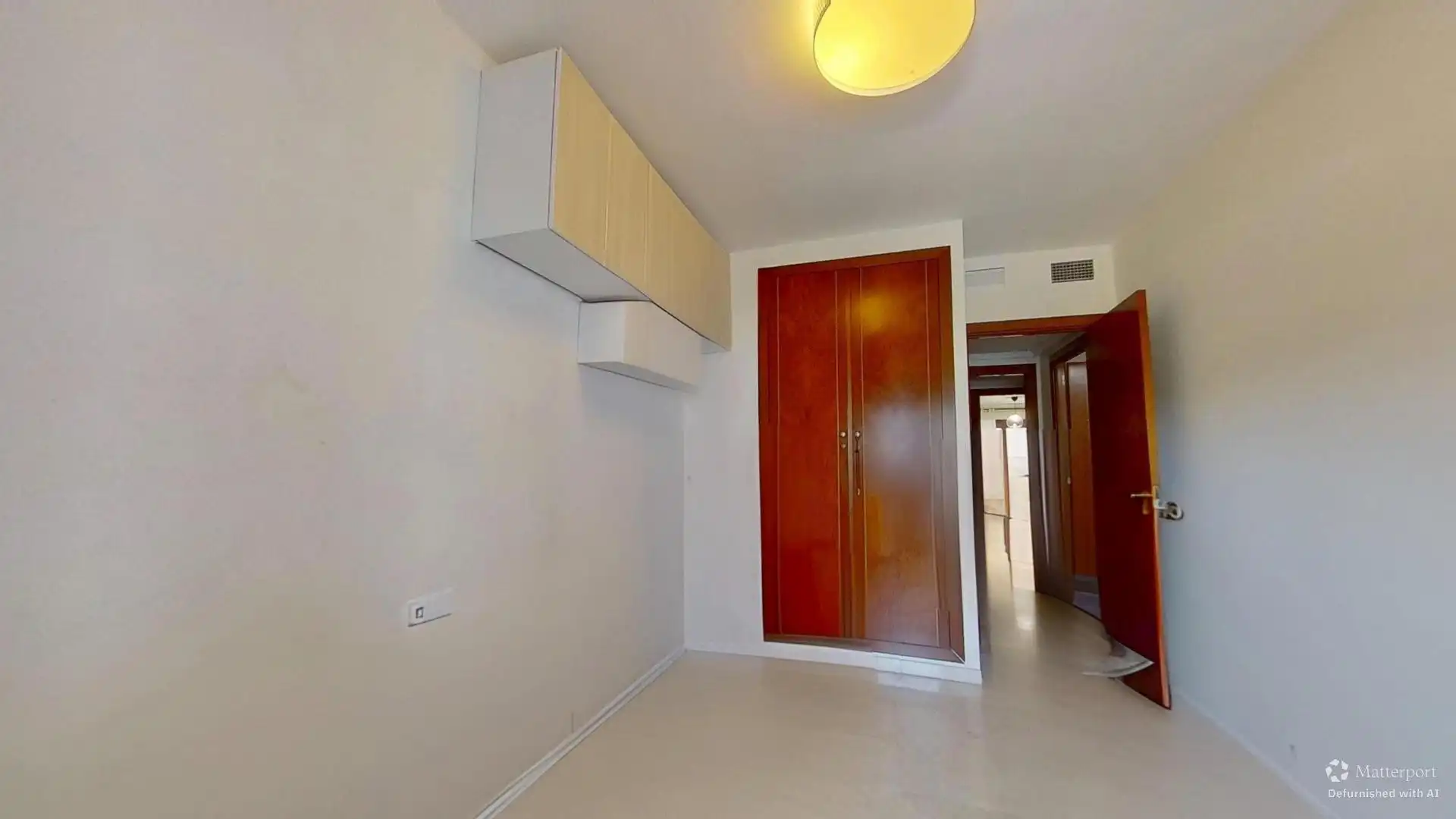 Wohnung zum Verkauf in Valencia mit Klimaanlage, Privatgarten und Terrasse