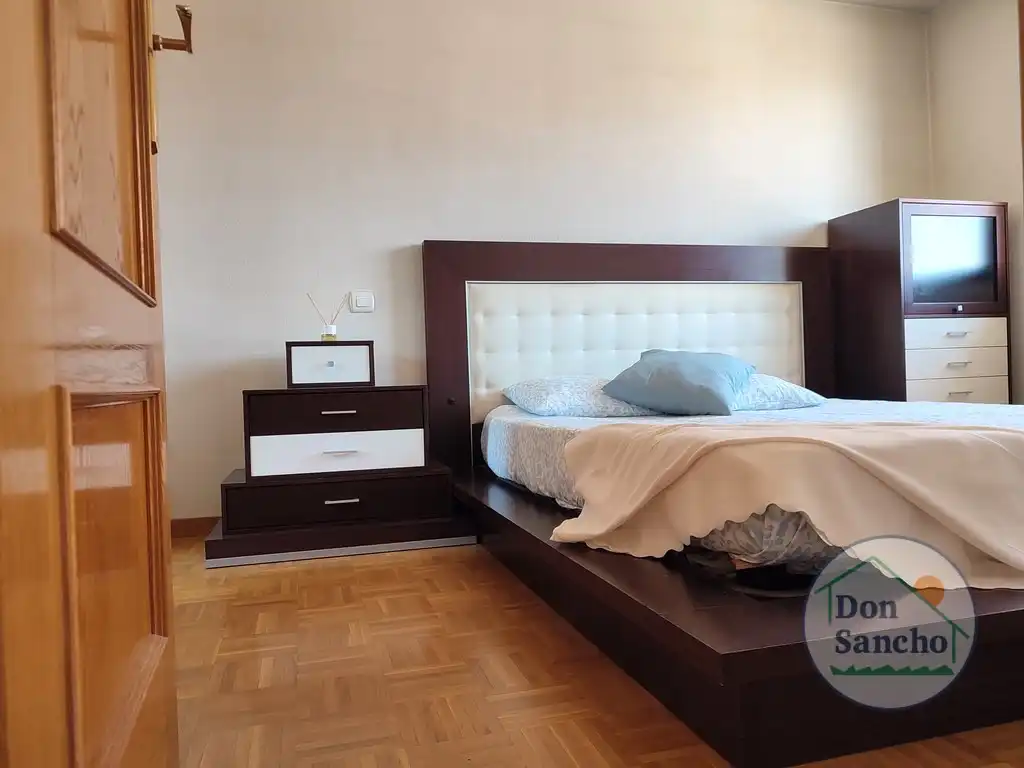 Habitación de Casa adosada en venta en Viana de Cega con Calefacción, Jardín privado y Terraza