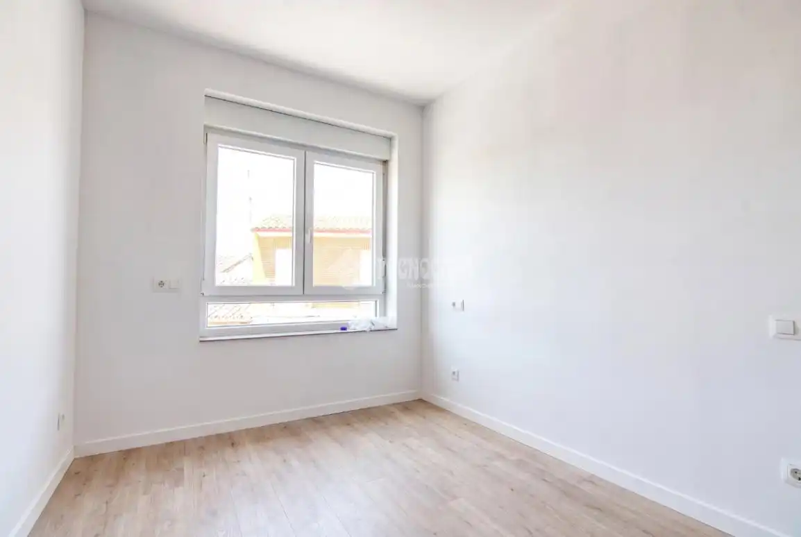 Habitación de Casa adosada en venta en Calvarrasa de Abajo con Calefacción y Terraza