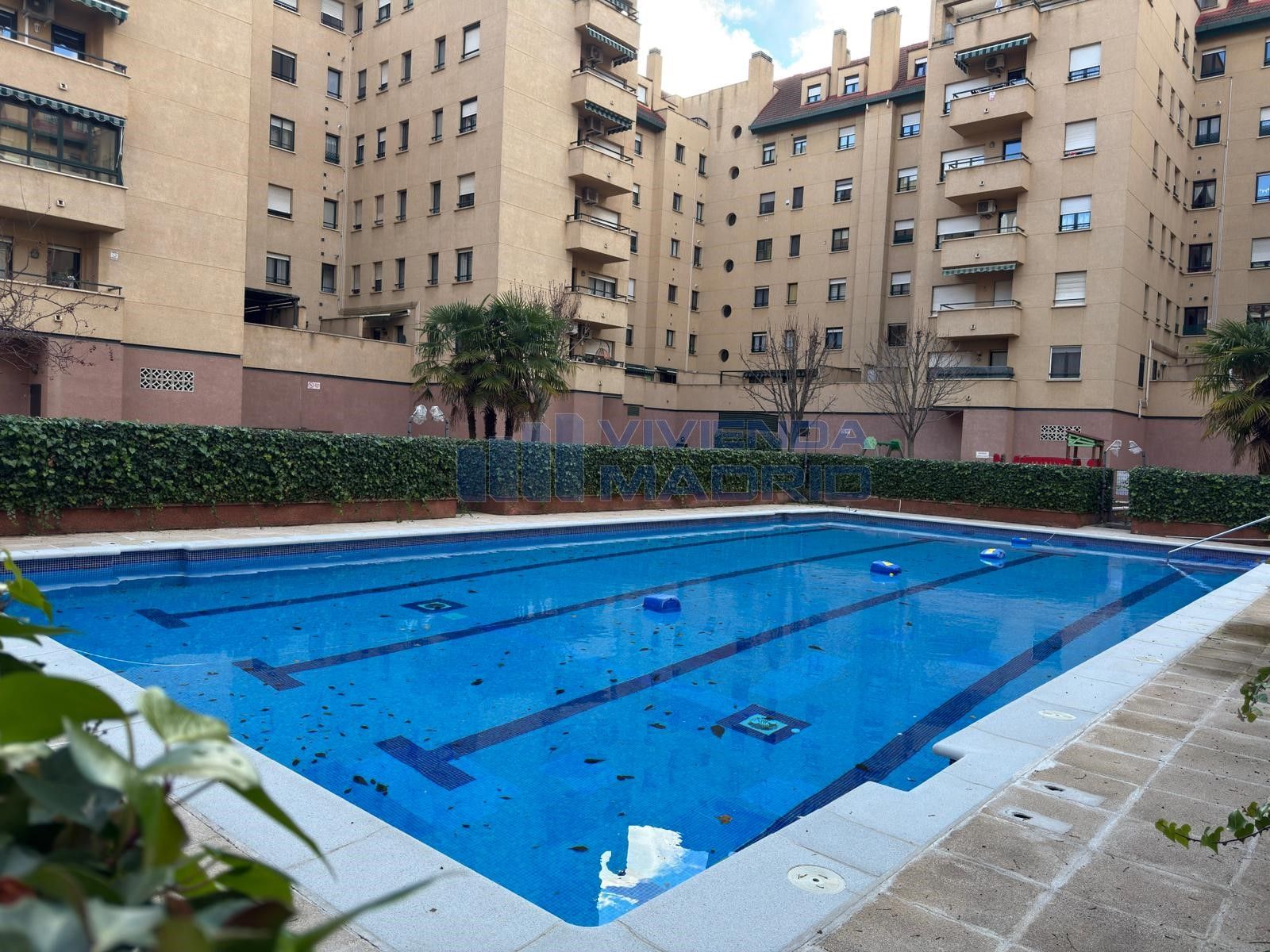 Piscina de Pis en venda en Alcalá de Henares amb Aire condicionat, Calefacció i Parquet