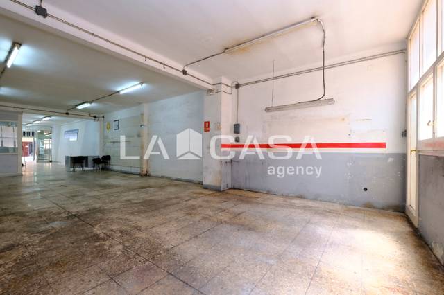 Local comercial en Alquiler en Carrer d'Escòcia en Vilapicina i la Torre Llobeta