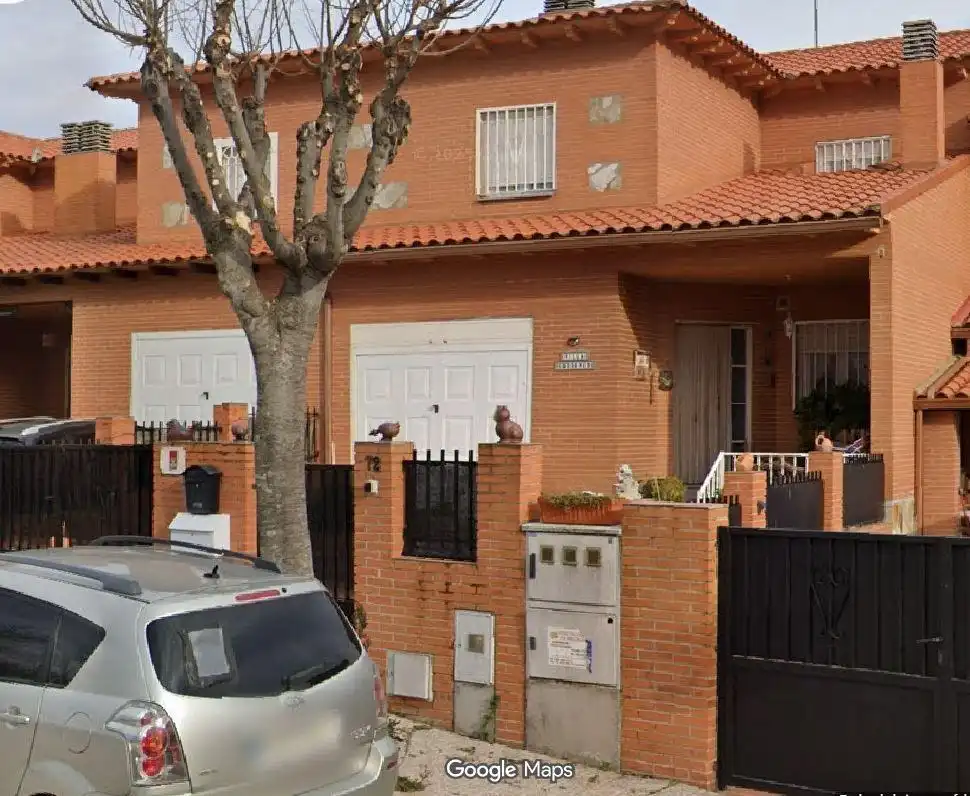 Vista exterior de Casa adosada en venta en Ugena